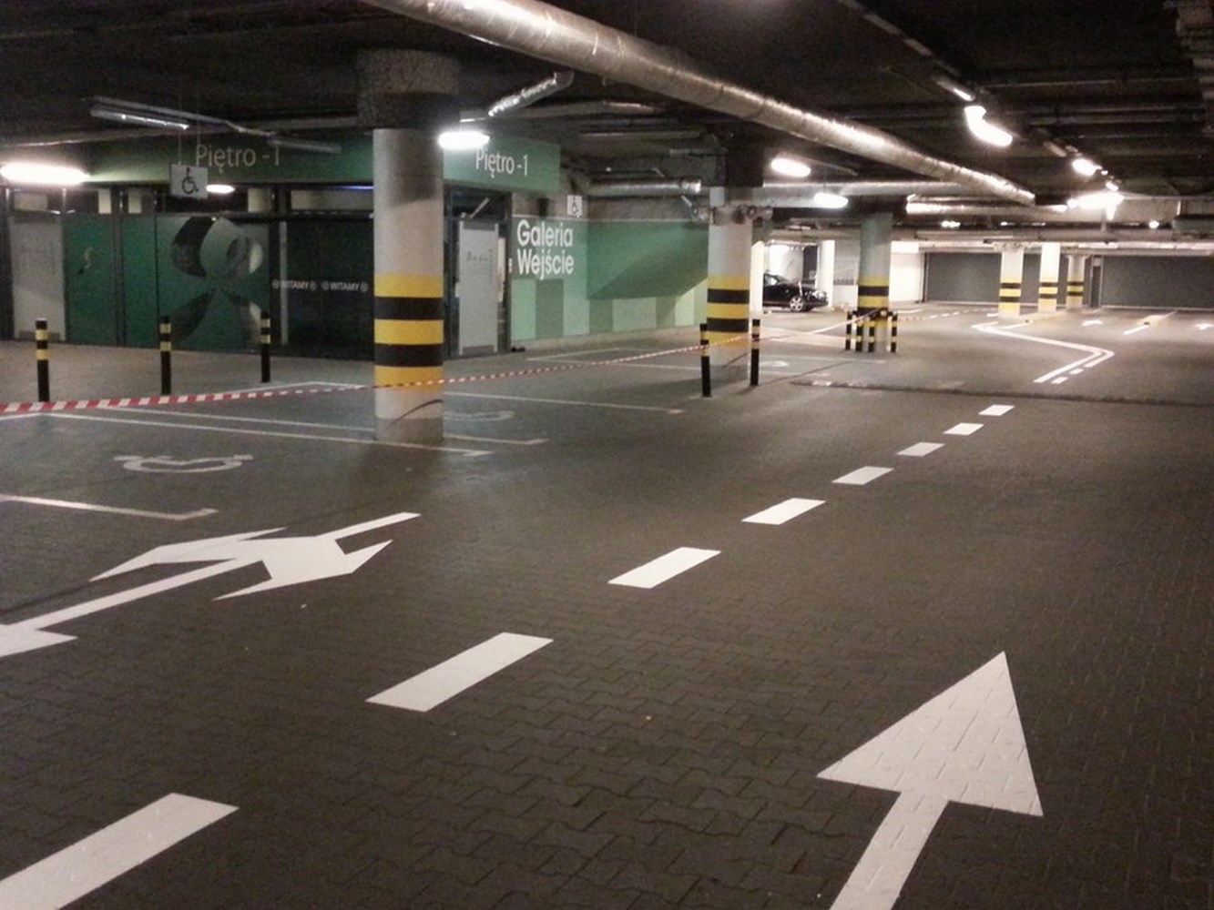 Kompleksowe oznakowanie, parkingi, garaże